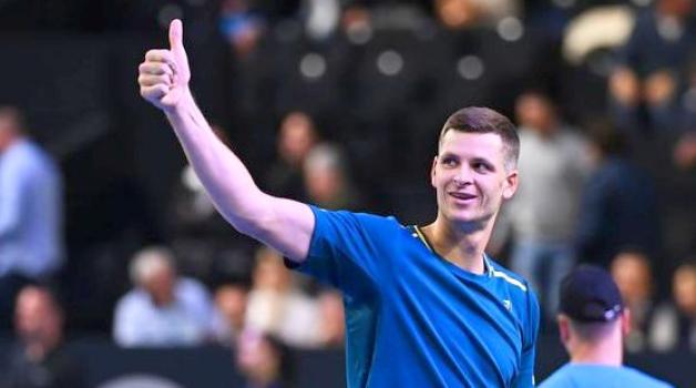 ATP 250 w Marsylii: Hubert Hurkacz pokonał Czecha Tomasa Machaca 6:3, 6:4, awansując do półfinału!
