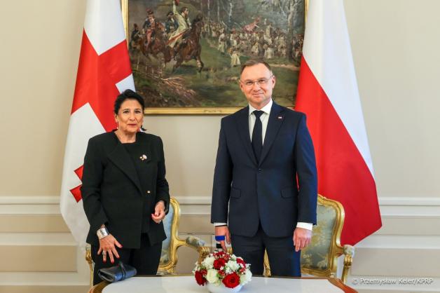 [VIDEO] O bezpieczeństwie w regionie Kaukazu, o Rosji, Ukrainie, Azerbejdżanie i Armenii Prezydent Gruzji rozmawiała w Warszawie z Prezydentem RP
