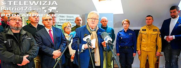 [VIDEO] Briefing prasowy ministra Czesława Siekierskiego na przejściu granicznym w Barwinku